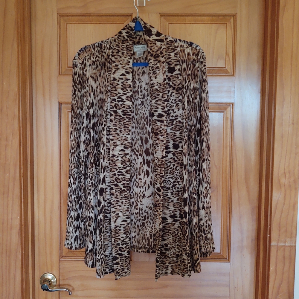 Chicos Travelers Cardigan Sweater Size 2 Leopard Animal Print Shawl Collar.